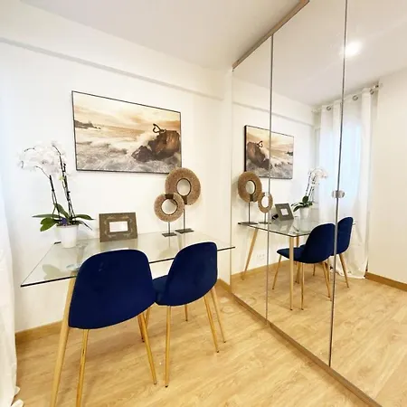 Paradise Luxurious Apartment, 3 Double For 6 Guests, 4 Beds, Terrace, Jacuzzi, Free Parking, New *