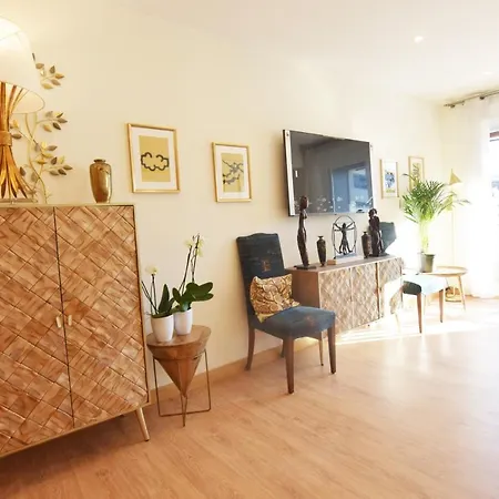 Paradise Luxurious Apartment, 3 Double For 6 Guests, 4 Beds, Terrace, Jacuzzi, Free Parking, New Apartment San Sebastian