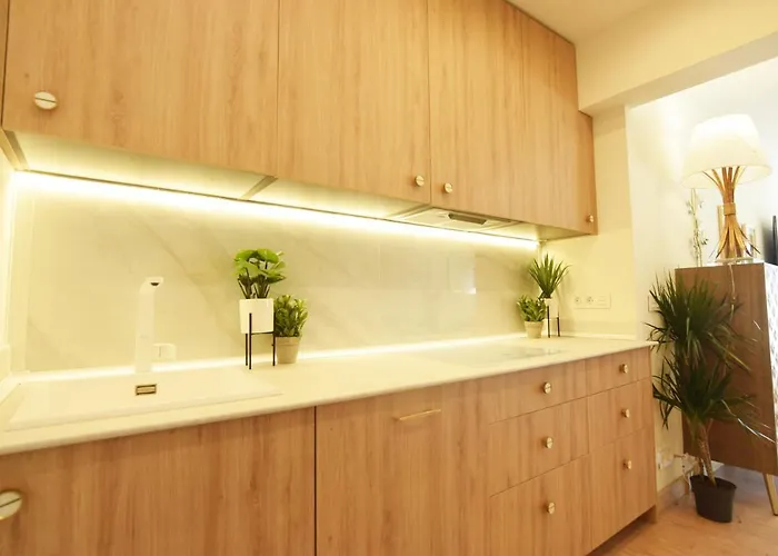 Apartment Paradise Luxurious Apartment, 3 Double For 6 Guests, 4 Beds, Terrace, Jacuzzi, Free Parking, New San Sebastian