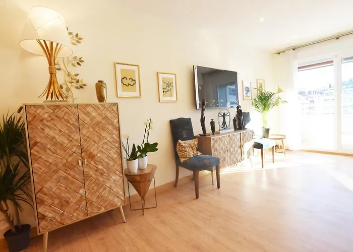 Paradise Luxurious Apartment, 3 Double For 6 Guests, 4 Beds, Terrace, Jacuzzi, Free Parking, New Lägenhet San Sebastián