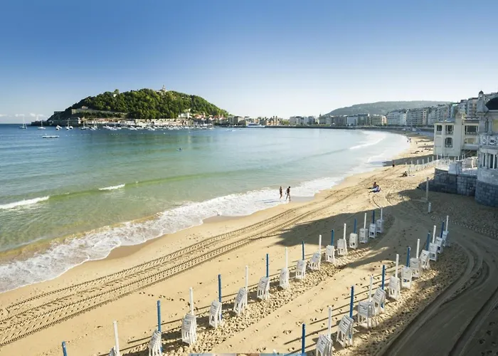 Paradise Luxurious Apartment, 3 Double For 6 Guests, 4 Beds, Terrace, Jacuzzi, Free Parking, New Lägenhet