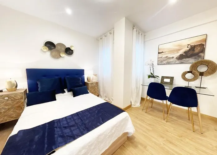 Paradise Luxurious Apartment, 3 Double For 6 Guests, 4 Beds, Terrace, Jacuzzi, Free Parking, New San Sebastian