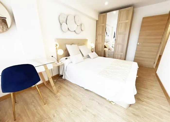 Paradise Luxurious Apartment, 3 Double For 6 Guests, 4 Beds, Terrace, Jacuzzi, Free Parking, New Lägenhet San Sebastián