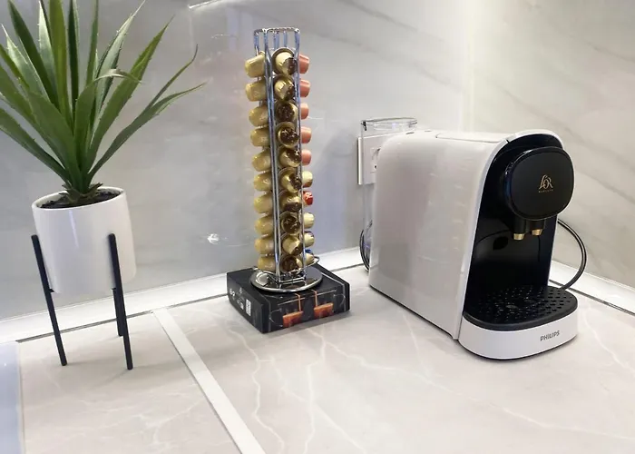 Apartment Paradise Luxurious Apartment, 3 Double For 6 Guests, 4 Beds, Terrace, Jacuzzi, Free Parking, New