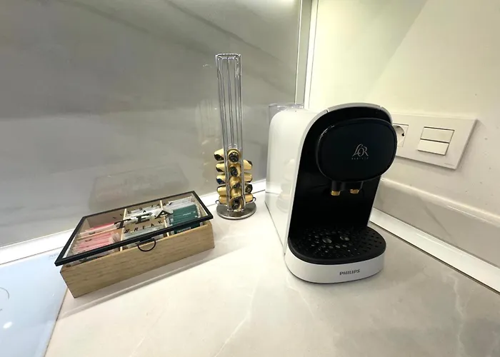 Apartment Paradise Luxurious Apartment, 3 Double For 6 Guests, 4 Beds, Terrace, Jacuzzi, Free Parking, New San Sebastian