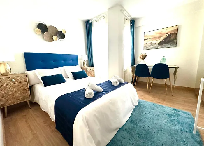 Paradise Luxurious Apartment, 3 Double For 6 Guests, 4 Beds, Terrace, Jacuzzi, Free Parking, New *