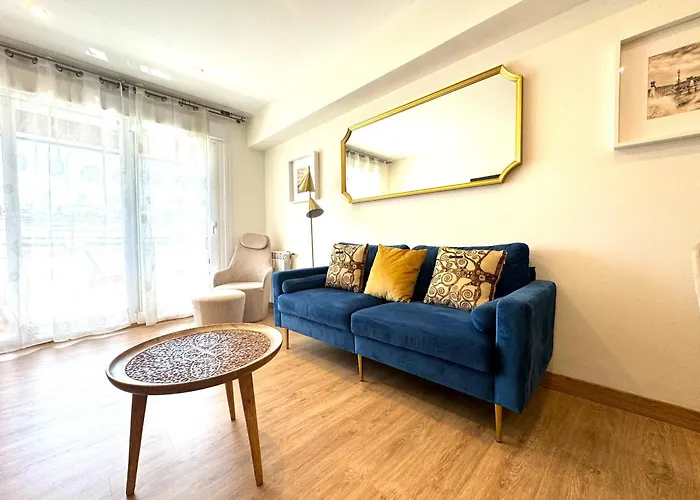 Paradise Luxurious Apartment, 3 Double For 6 Guests, 4 Beds, Terrace, Jacuzzi, Free Parking, New Lägenhet San Sebastián