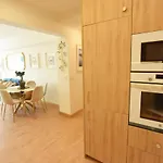 Paradise Luxurious Apartment, 3 Double For 6 Guests, 4 Beds, Terrace, Jacuzzi, Free Parking, New
