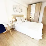 Paradise Luxurious Apartment, 3 Double For 6 Guests, 4 Beds, Terrace, Jacuzzi, Free Parking, New Apartment San Sebastián