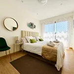 Paradise Luxurious Apartment, 3 Double For 6 Guests, 4 Beds, Terrace, Jacuzzi, Free Parking, New San Sebastián