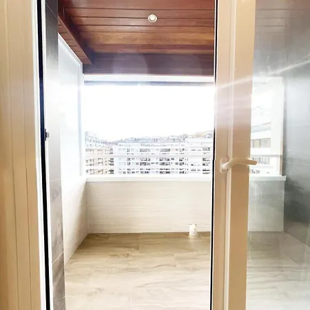 Paradise Luxurious Apartment, 3 Double For 6 Guests, 4 Beds, Terrace, Jacuzzi, Free Parking, New Apartamento *