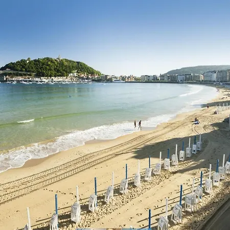 Paradise Luxurious Apartment, Free Parking, 3 Double Rooms, 4 Beds, Terrace, Jacuzzi, New Appartement