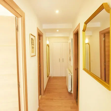 Paradise Luxurious Apartment, 3 Double For 6 Guests, 4 Beds, Terrace, Jacuzzi, Free Parking, New Apartamento