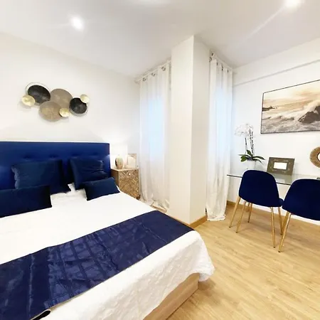 Paradise Luxurious Apartment, 3 Double For 6 Guests, 4 Beds, Terrace, Jacuzzi, Free Parking, New San Sebastian