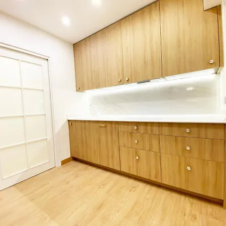 Paradise Luxurious Apartment, Free Parking, 3 Double Rooms, 4 Beds, Terrace, Jacuzzi, New Appartement *