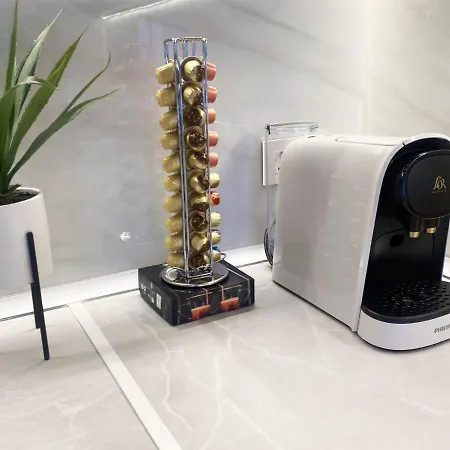 Apartamento Paradise Luxurious Apartment, 3 Double For 6 Guests, 4 Beds, Terrace, Jacuzzi, Free Parking, New