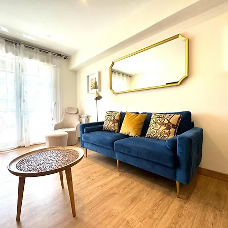 Paradise Luxurious Apartment, 3 Double For 6 Guests, 4 Beds, Terrace, Jacuzzi, Free Parking, New Apartment San Sebastián