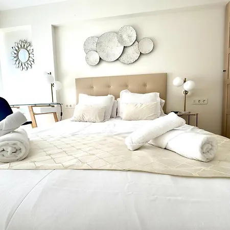 Apartamento Paradise Luxurious Apartment, 3 Double For 6 Guests, 4 Beds, Terrace, Jacuzzi, Free Parking, New