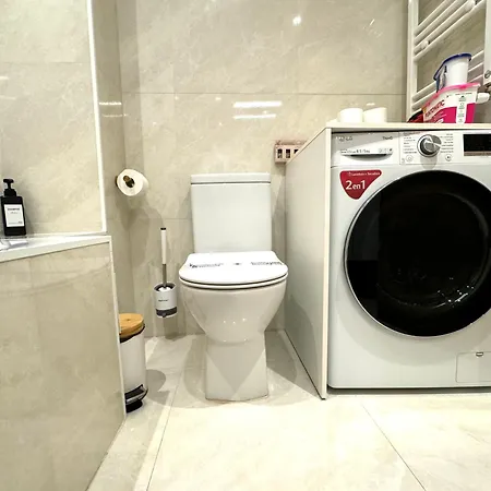 Paradise Luxurious Apartment, 3 Double For 6 Guests, 4 Beds, Terrace, Jacuzzi, Free Parking, New Apartamento