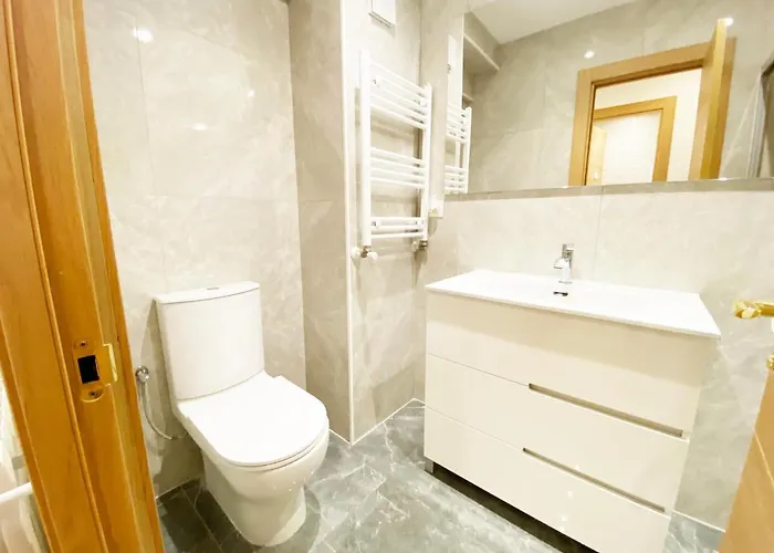 Paradise Luxurious Apartment, 3 Double For 6 Guests, 4 Beds, Terrace, Jacuzzi, Free Parking, New דירה סן סבסטיאן