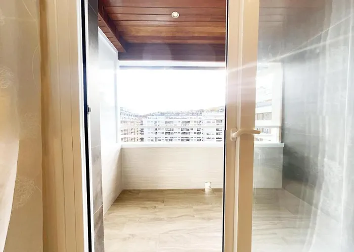 Paradise Luxurious Apartment, 3 Double For 6 Guests, 4 Beds, Terrace, Jacuzzi, Free Parking, New דירה *