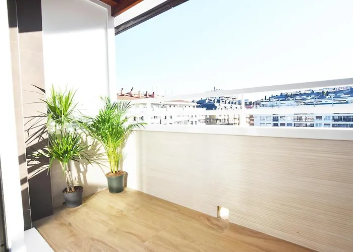 Paradise Luxurious Apartment, 3 Double For 6 Guests, 4 Beds, Terrace, Jacuzzi, Free Parking, New Apartman San Sebastián