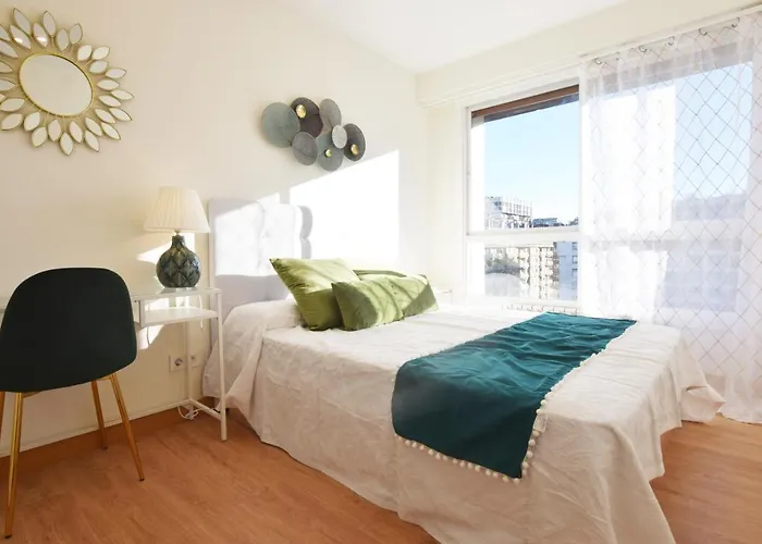 Paradise Luxurious Apartment, 3 Double For 6 Guests, 4 Beds, Terrace, Jacuzzi, Free Parking, New * סן סבסטיאן