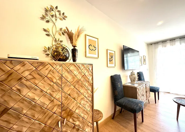 Paradise Luxurious Apartment, 3 Double For 6 Guests, 4 Beds, Terrace, Jacuzzi, Free Parking, New דירה סן סבסטיאן