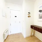 Paradise Luxurious Apartment, 3 Double For 6 Guests, 4 Beds, Terrace, Jacuzzi, Free Parking, New Apartmán San Sebastián