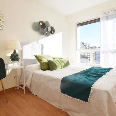Paradise Luxurious Apartment, 3 Double For 6 Guests, 4 Beds, Terrace, Jacuzzi, Free Parking, New * San Sebastian