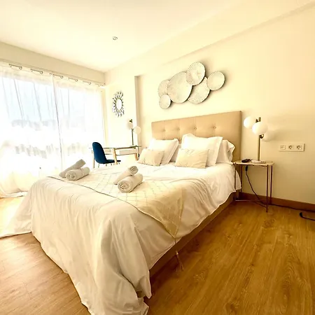 Apartment Paradise Luxurious Apartment, 3 Double For 6 Guests, 4 Beds, Terrace, Jacuzzi, Free Parking, New San Sebastian