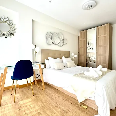 Apartment Paradise Luxurious Apartment, 3 Double For 6 Guests, 4 Beds, Terrace, Jacuzzi, Free Parking, New San Sebastian