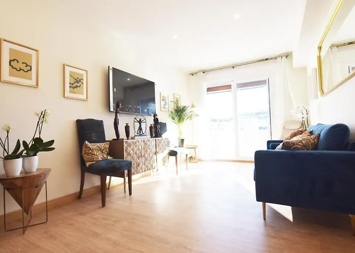 Paradise Luxurious Apartment, 3 Double For 6 Guests, 4 Beds, Terrace, Jacuzzi, Free Parking, New Appartement