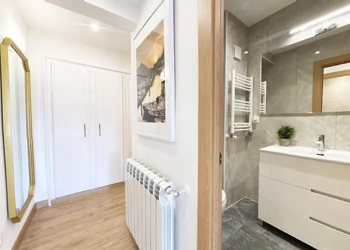 Paradise Luxurious Apartment, 3 Double For 6 Guests, 4 Beds, Terrace, Jacuzzi, Free Parking, New * Saint-Sébastien