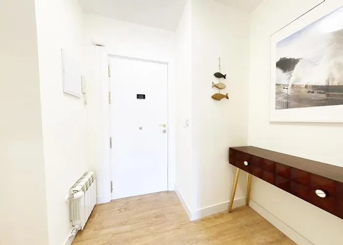 Paradise Luxurious Apartment, 3 Double For 6 Guests, 4 Beds, Terrace, Jacuzzi, Free Parking, New Appartement Saint-Sébastien