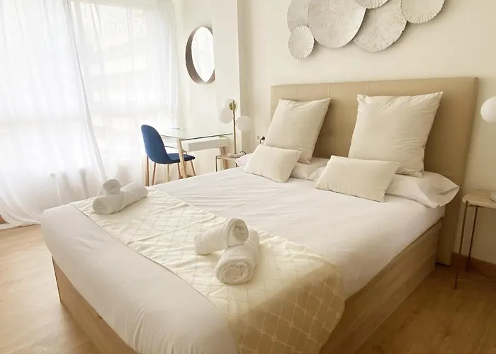 Paradise Luxurious Apartment, 3 Double For 6 Guests, 4 Beds, Terrace, Jacuzzi, Free Parking, New Appartement *