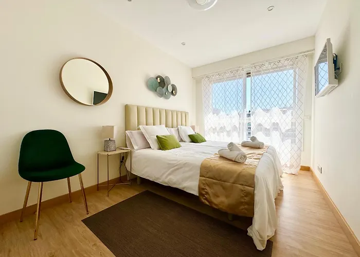 Paradise Luxurious Apartment, 3 Double For 6 Guests, 4 Beds, Terrace, Jacuzzi, Free Parking, New Saint-Sébastien